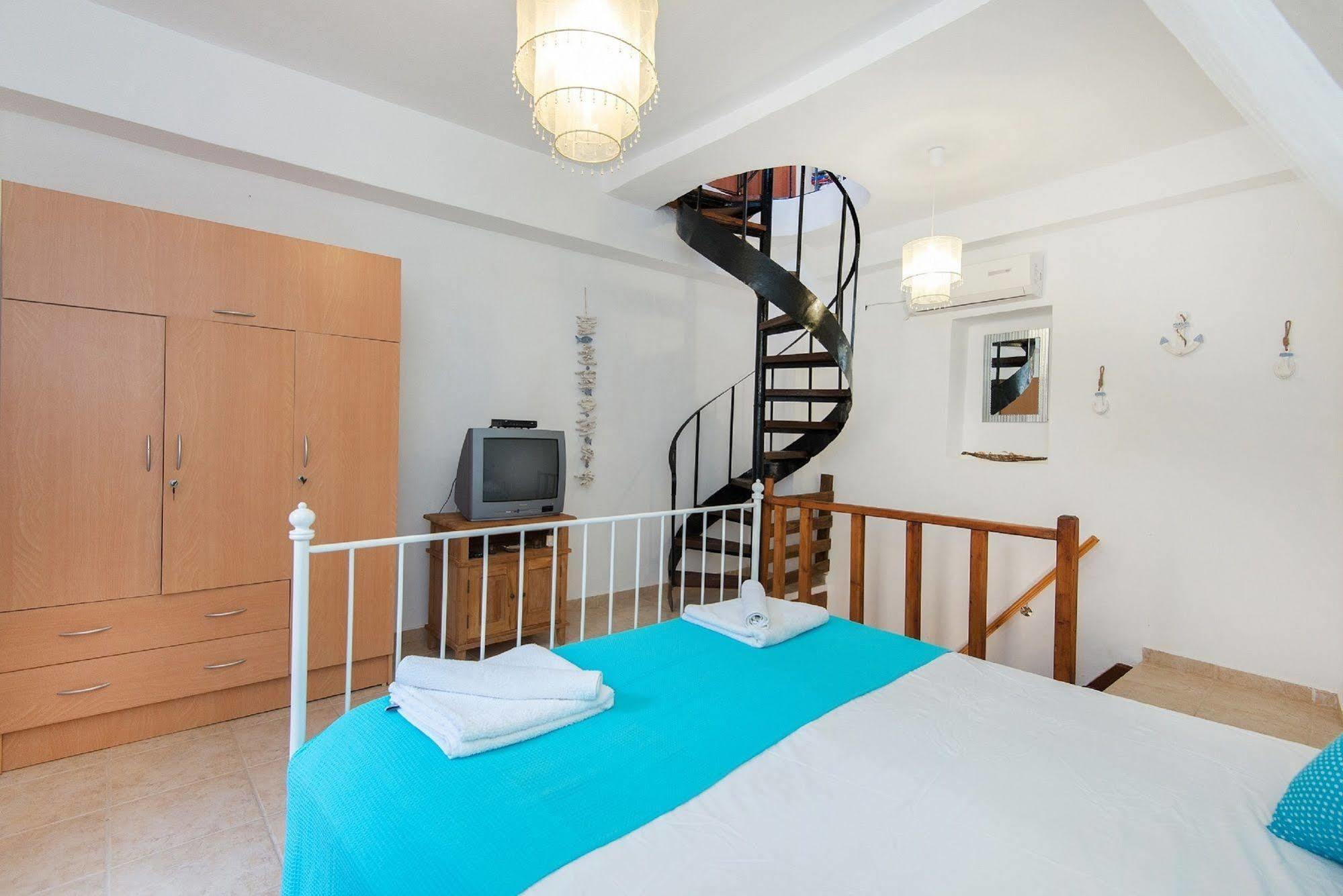 Old Town Roloi House Villa Rhodes City Bagian luar foto